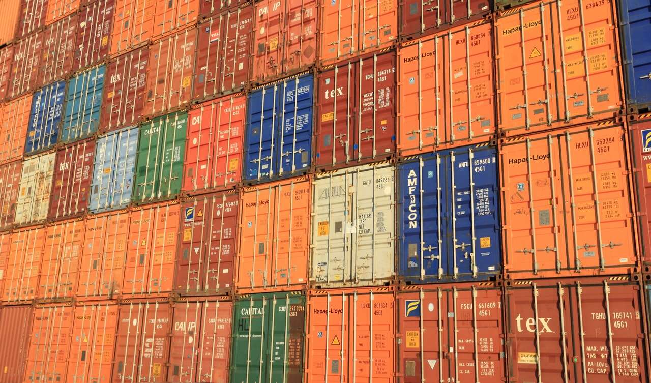 EU kräver registrering av importerade lastbilsdäck från Kina