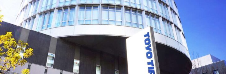 Toyo tire däck