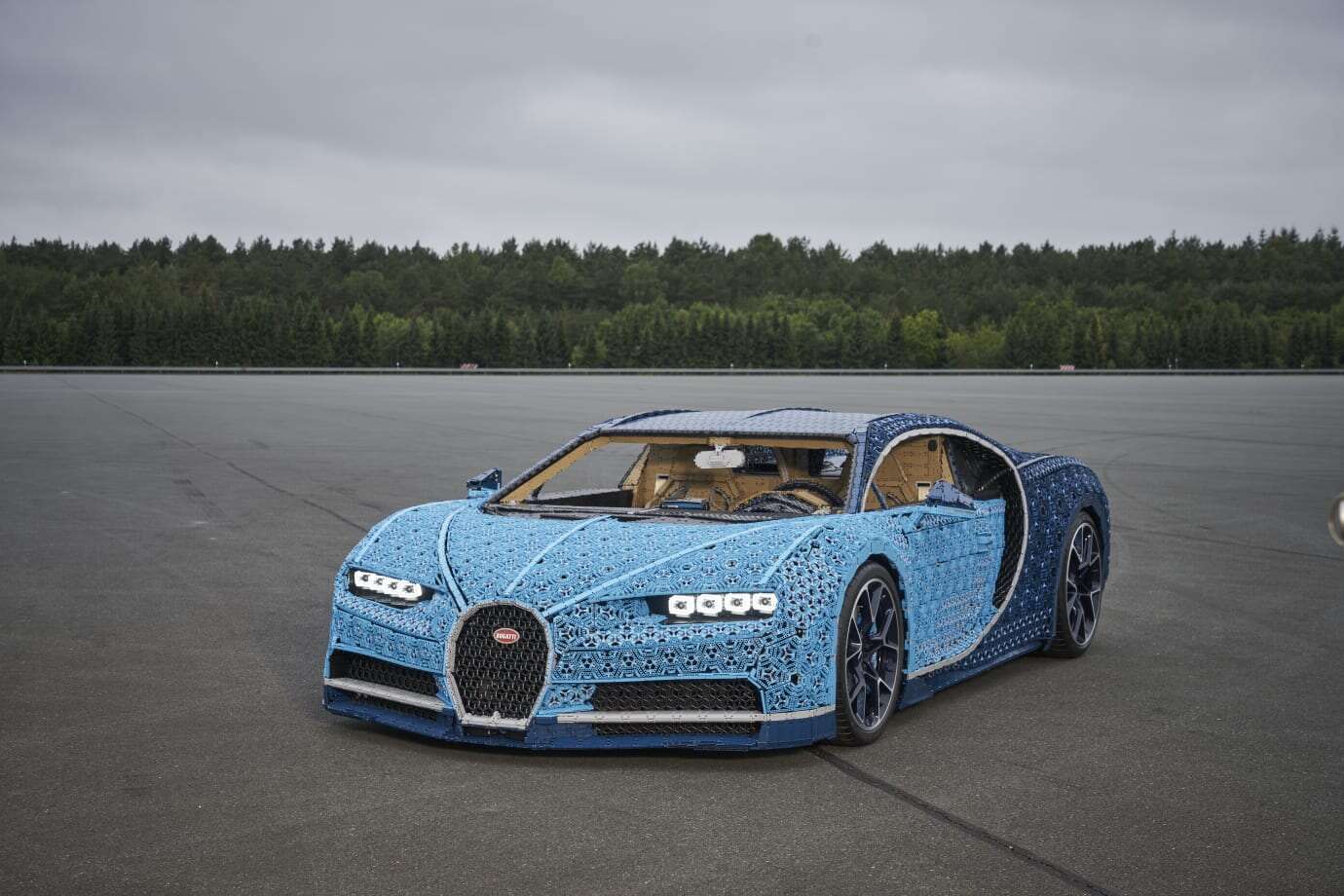 Bugatti Chiron, helt i LEGO® Technic™ bitar!