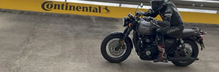 continental_pp_triumph-bonnevill