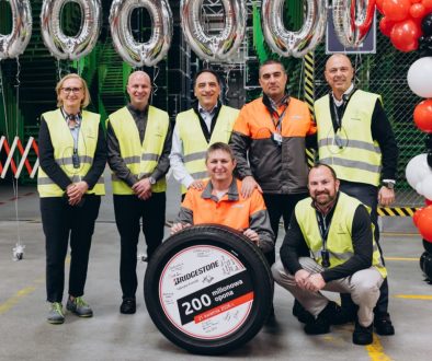 Bridgestone Poznan Plant Celebrates Production of 200 Million Tyres _2
