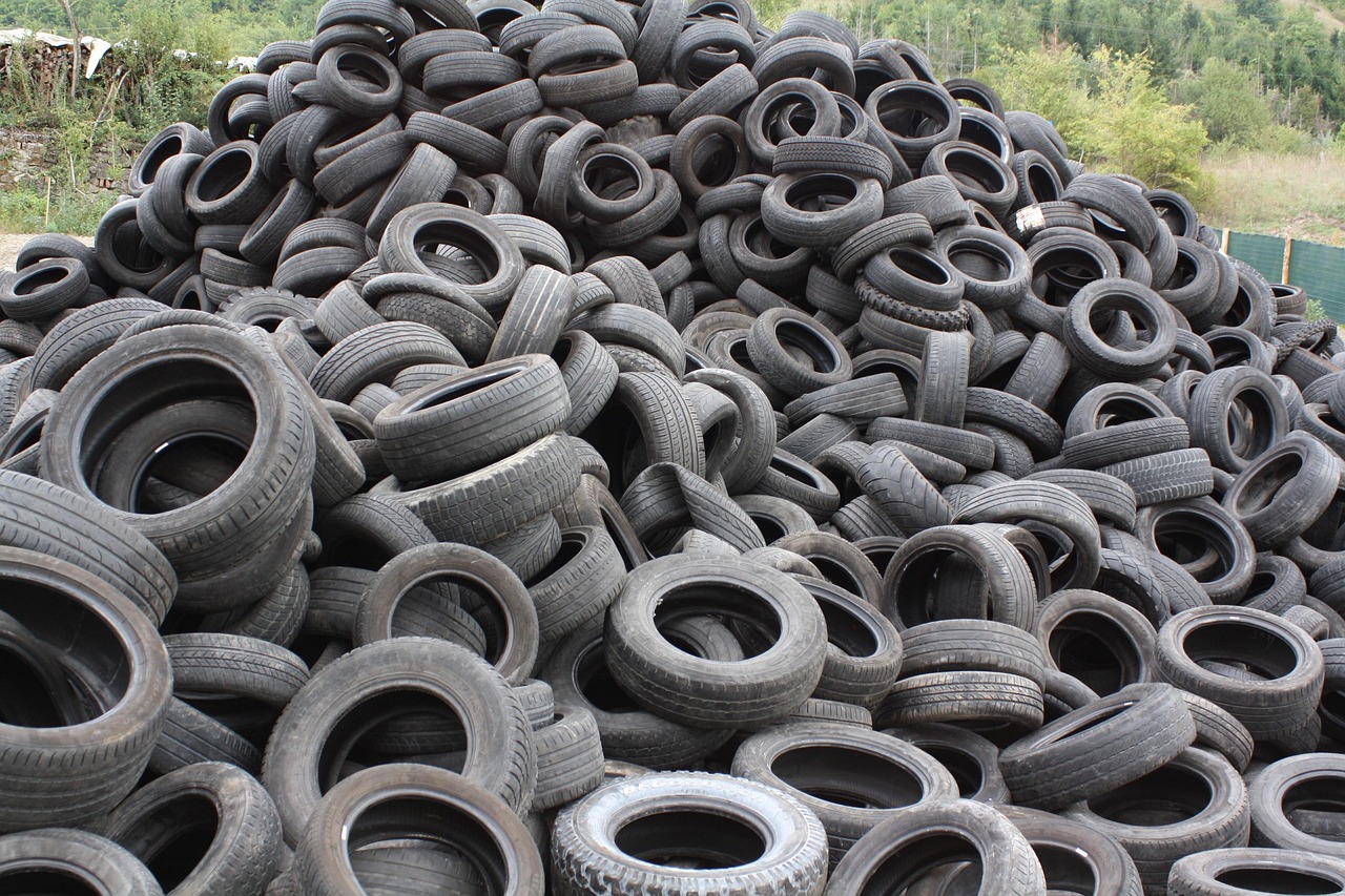 recyclind-tires-1846674_1280